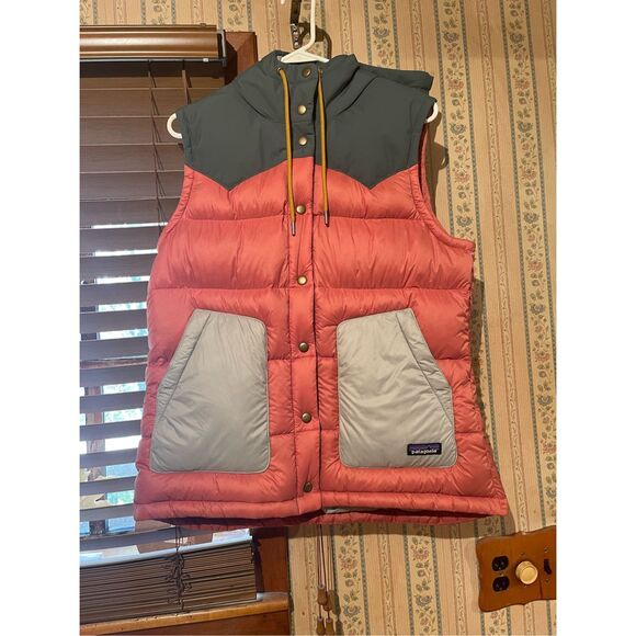 Patagonia Woman’s Bivy Hooded Down Vest Sz L Sold Out Burl Red - Picture 4 of 13